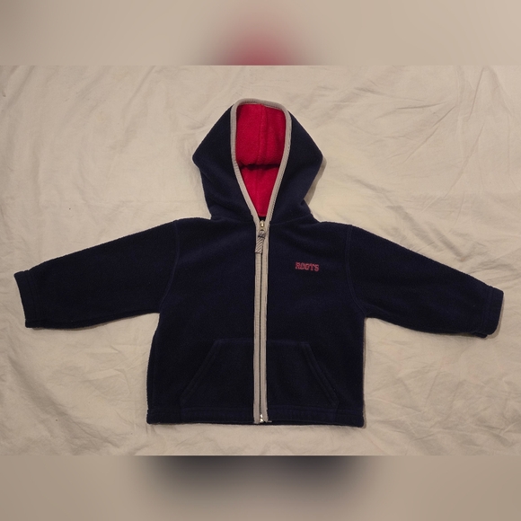 EUC: Roots - True Vintage Toddler Hoodie; Navy with Red details. MADE IN CANADA! - Picture 2 of 7
